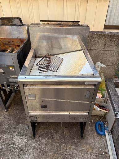 フライヤー