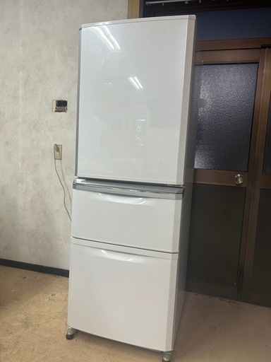 自動製氷OK！まだまだ使えます！ファミリー用冷蔵庫　三菱MR-C34X-W 335L