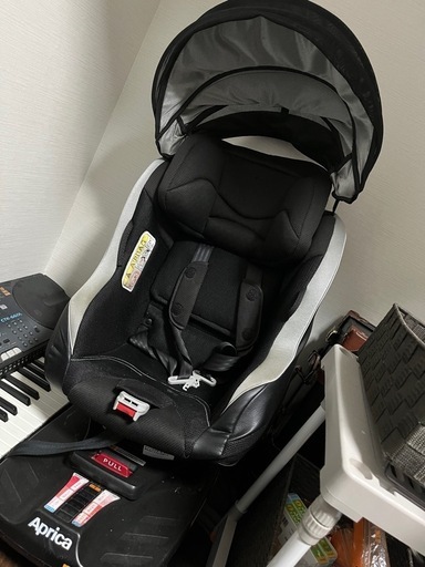 aprica ISOFIX リクライニング　シェード付き