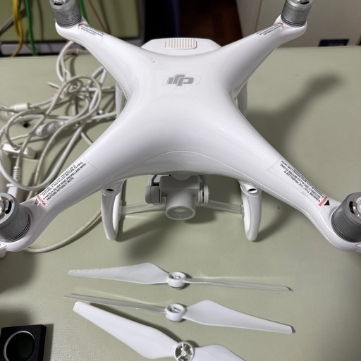 ドローン DJI Phantom4
