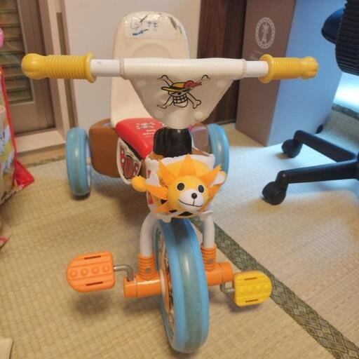 キティちゃん　ワンピースコラボ　三輪車