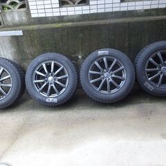 スタッドレスタイヤ　GoodYear　IceNavi7　２２５/６０ Ｒ１７（ナット付き）