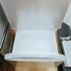 TOSHIBA✨3ドア冷蔵庫✨GR-H34S(S)✨330Ｌ✨2017年製✨シルバーカラー、凹み・キズ多、動作確認済(保証３ヵ月）・洗浄・除菌済み✨USED品【こちらは店舗です。浜村鹿野温泉ICから3分 買取本舗 宮本リサイクル 営業時間9～19時 定休日水曜のみ】