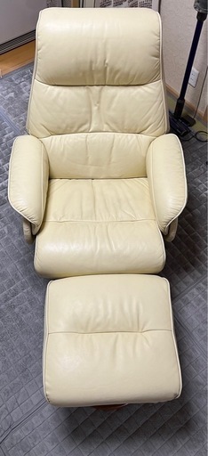 リクライニングチェア　オットマン付き