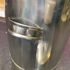 キャンプにレトロステンレスウォータージャグ