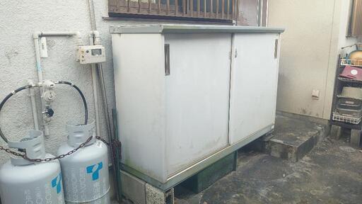 【朗報、❗そのまま搬出可❗】非常に状態の良い『イナバ物置』◐サイズ奥行55✕間口175✕高さ110 【】値段交渉大歓迎❗
