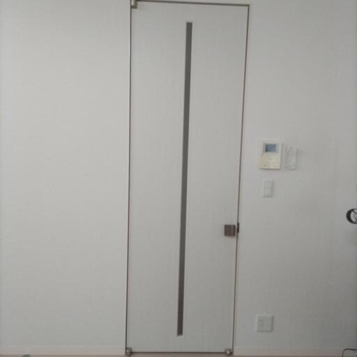 白い木製スリットドア 右開き（ミサワホーム建具）