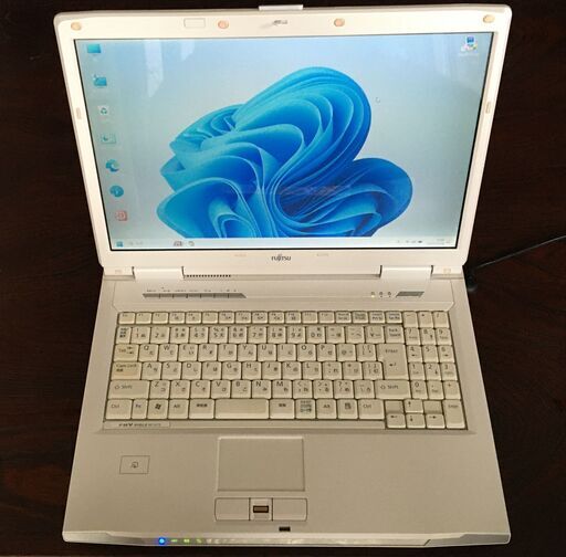 マルチブートPC Windows11,10,7,XP,Me,98,95 Fujitsu FMV/A70