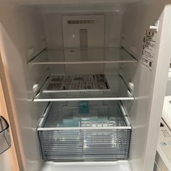 SHARP 2022年製2ドア冷蔵庫 SJ-D18H-W