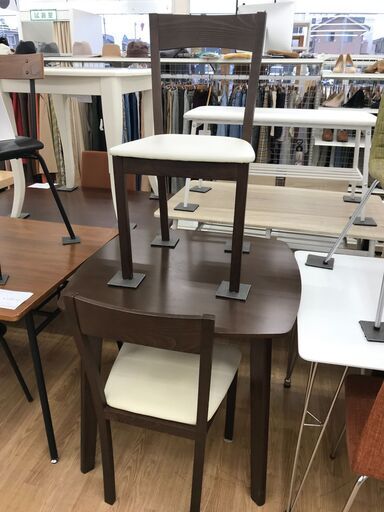 ☆ジモティ割あり☆ 4人掛けダイニングセット ブラウン H72×D80 ☆ジモティ割あり☆ 4人掛けダイニングセット ブラウン H72×D80