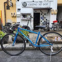 クロスバイク 700x28c 6変速 青 配達可能