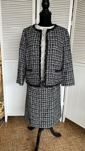 新品 未使用 プラステ ノーカラージャケット パンツスーツ