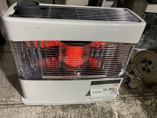 19年製　コロナ　煙突　石油ストーブ　動作も正常