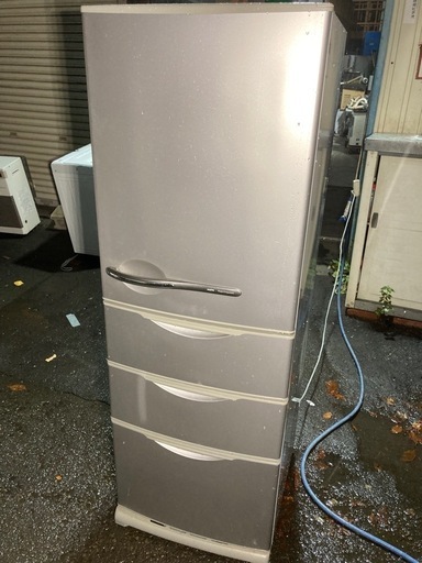 結構美品です　　おすすめ サンヨー　幅60cm 355L 4ドア冷蔵庫　屋外洗剤清掃済み