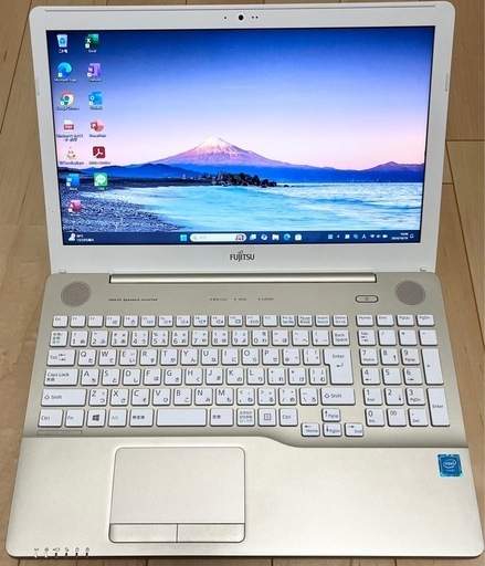美品 富士通 大画面PC メモリー8GB 新品SSD 500G Office ゴールド ノートパソコン FUJITSU