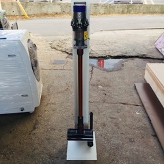 【ジャンク品】 ダイソン V10 fluffy+ 充電スタンド付き ジャンク品】 ダイソン V10 fluffy+ 充電スタンド付き ジャンク品