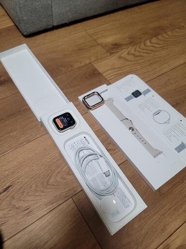 Apple Watch SE2　第２世代　GPSモデル　40mm　スターライトアルミニウムケース