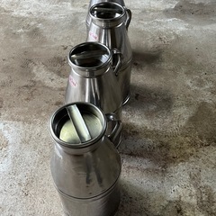 久保の牛乳缶　ステンレス製ミルク缶　オブジェ 飾り　アンティーク　傘立て　 ガーデニング　