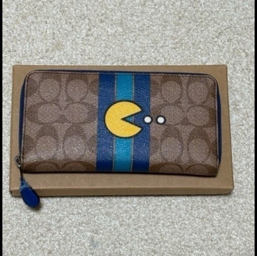 coach✖️PAC−MAN長財布