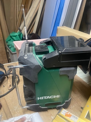 HITACHI ラジオ