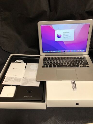 「MacBook Air 13インチ Early 2015 (Core-i5/8GB/256GB)」 Core i5搭載 /メモリー8GB / SSD-256GB / MacOS(Monterey)とOffice2019 / Bootcamp側はWin11 HomeとOfficeProPlus / Webカメラ / Bluetooth / 無線LAN / バッテリー使用可 / 箱付中古品