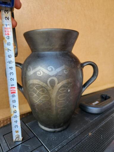 margeniマルゲニの黒陶器花瓶