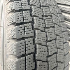 ハイエース200系スタッドレスタイヤ　4本