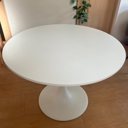 IKEA ドクスタ丸テーブル