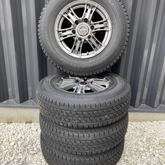 ハイエース用　アルミ付きスタッドレスタイヤ