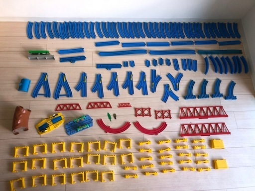 幼児教育 Tomy Train Tracks / Buildings / Tunnel
