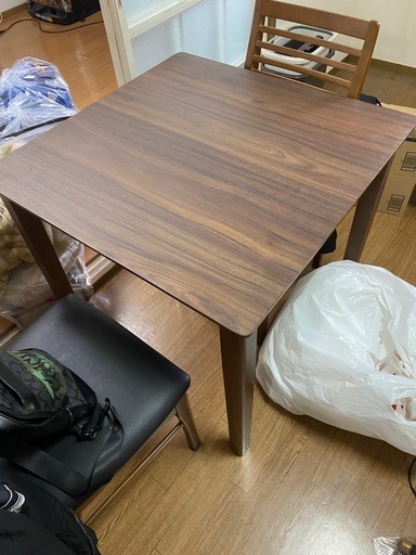 ダイニングテーブル