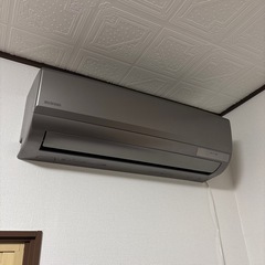 アイリスオーヤマ】エアコン 室外機リモコン付き 10畳 - エアコン 