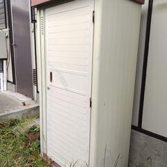 10. お値下げしました！ 中古物置B/C 2点 鍵付き