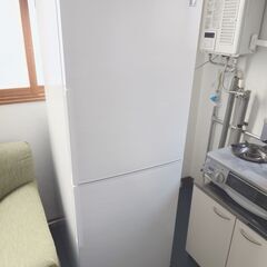 シャープ　2023年製 冷凍冷蔵庫SJ-PD28J-W　中古品