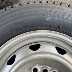 ブリヂストン24年製スタッドレス 145/80/r12　新古品 