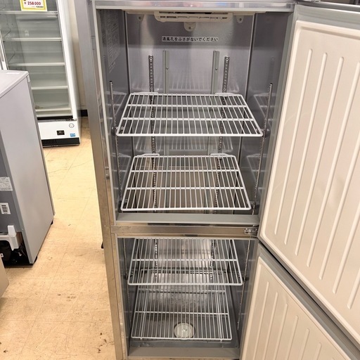 4684 2021年製 Panasonic パナソニック 業務用 タテ型冷蔵庫 SRR-K661B