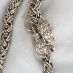 強力なドラゴンのネックレス シルバー９２５