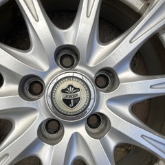 2022年　スタッドレスタイヤ　ホイール付き　185/60R15 　シエンタ