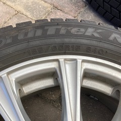 2022年　スタッドレスタイヤ　ホイール付き　185/60R15 　シエンタ