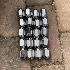 2022年　スタッドレスタイヤ　ホイール付き　185/60R15 　シエンタ