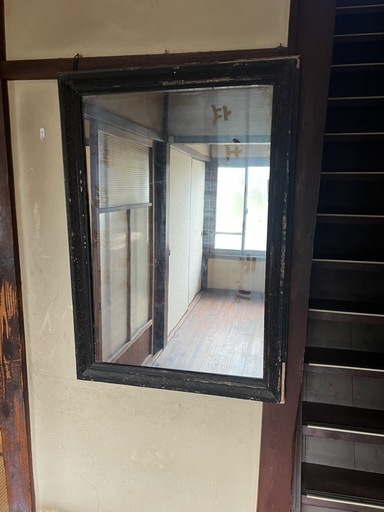 壁掛けミラー　鏡　ヴィンテージ　アンティーク　ロマンティック イギリスアンティークらしいウォールミラー 57888 アンティーク家具