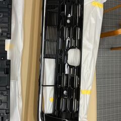 NBOX CUSTOM新車装着フロントグリル マルチビューカメラ非装備車用＋フロントバンパーロアーのセット