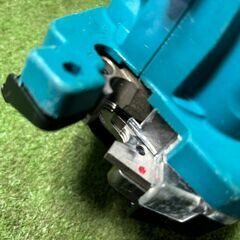 マキタ SC102D 充電式全ネジカッタ バッテリー1個付き【市川行徳店】【店頭取引限定】【中古】管理番号：ITWX7UG2VCHO