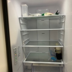 お話し中　
日立　冷蔵庫　今年の4月新品購入
