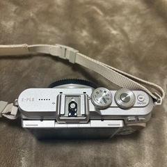 OLYMPUS ミラーレス一眼 E-PL8 ボディー 
