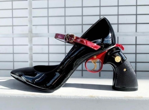 新品未使用】惹き鉄となるヒールパンプス scarlet bullet ver. (つき 