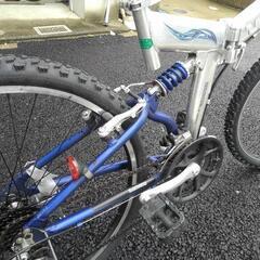 中古自転車３３０６　前後タイヤ新品！　マウンテンバイク　Wサスペンション　２６インチ　３×６段ギヤ　アルミフレーム　折り畳機能付き　ワイヤー錠　ライトは付属していません