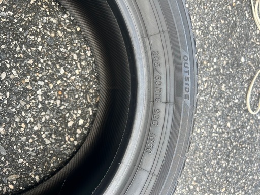 中古スタッドレス205/60R16ブリザック 4本セット ノア、ステップワゴン