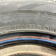 【中古】DAYTONA　スタッドレスタイヤ　195/80r15 65psi 