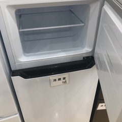 【半年間動作保証付き】Hisense 2ドア冷蔵庫　2021年製　120L 29L 側面キズ有　クリーニング済 半年間動作保証付き】Hisense 2ドア冷蔵庫 2021年製 120L 29L 側面キズ